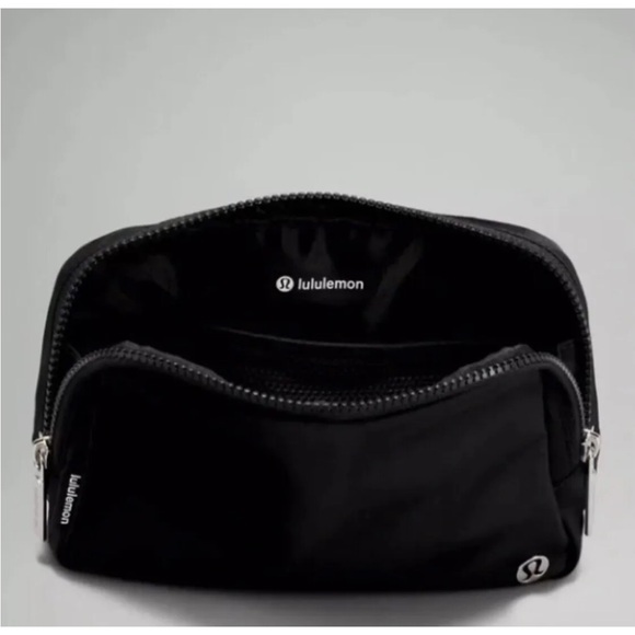 🆕 NWT Lululemon Everywhere Belt Bag 2L Black Large - Picture 8 of 10
